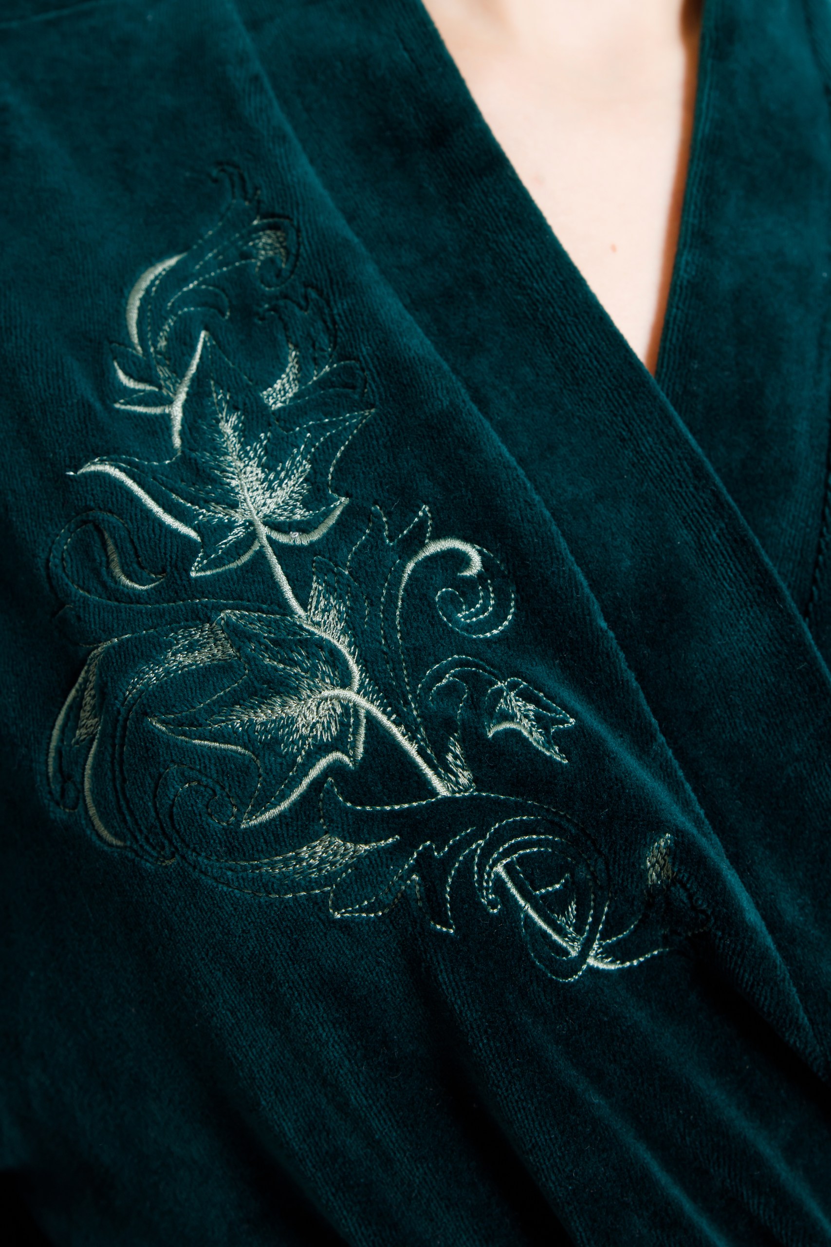 картинка Халат женский «Лилия-М» (изумрудный) от магазина Одежда+