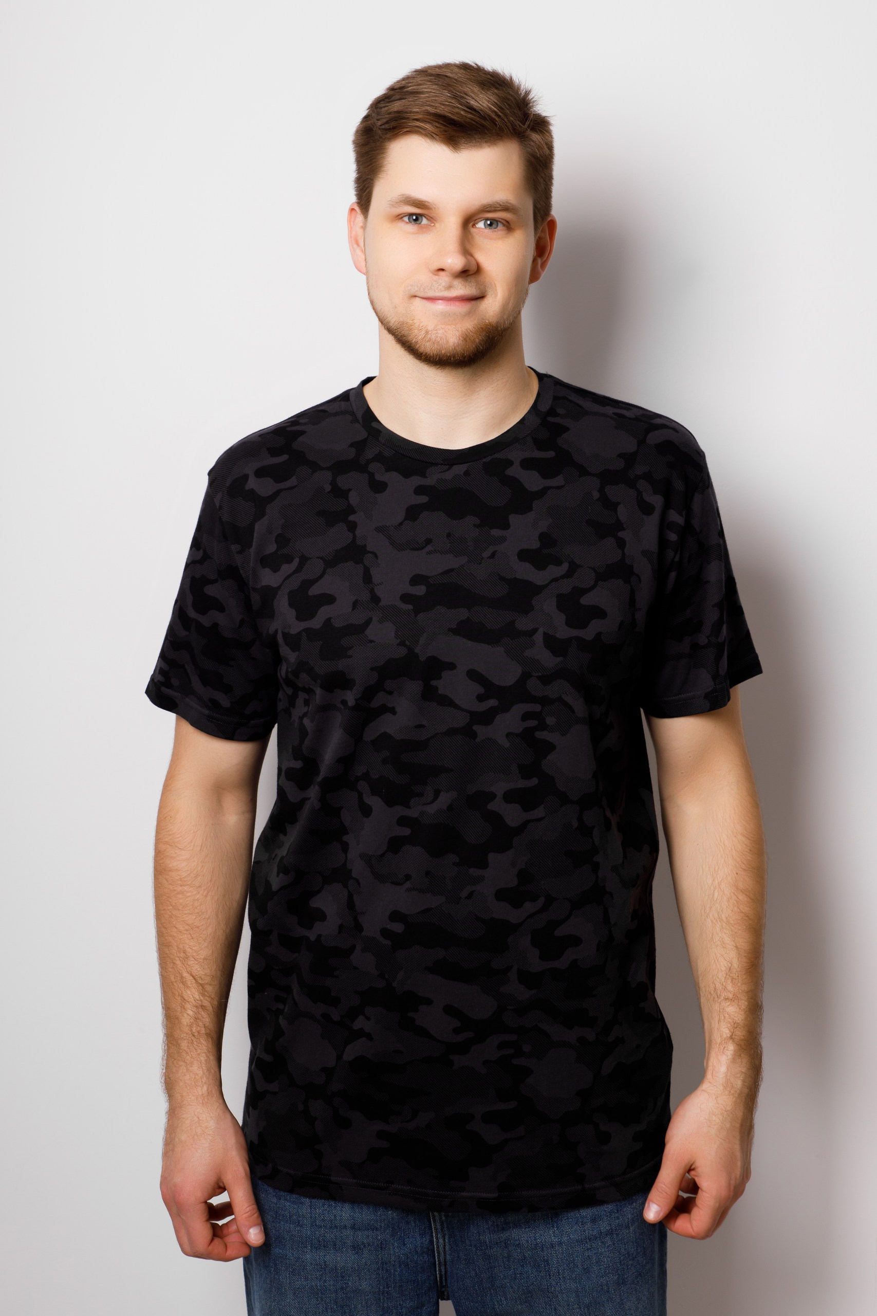 картинка Джемпер мужской «Т-ширт-цвет» (камуфляж темно-серого цвета) от магазина Одежда+