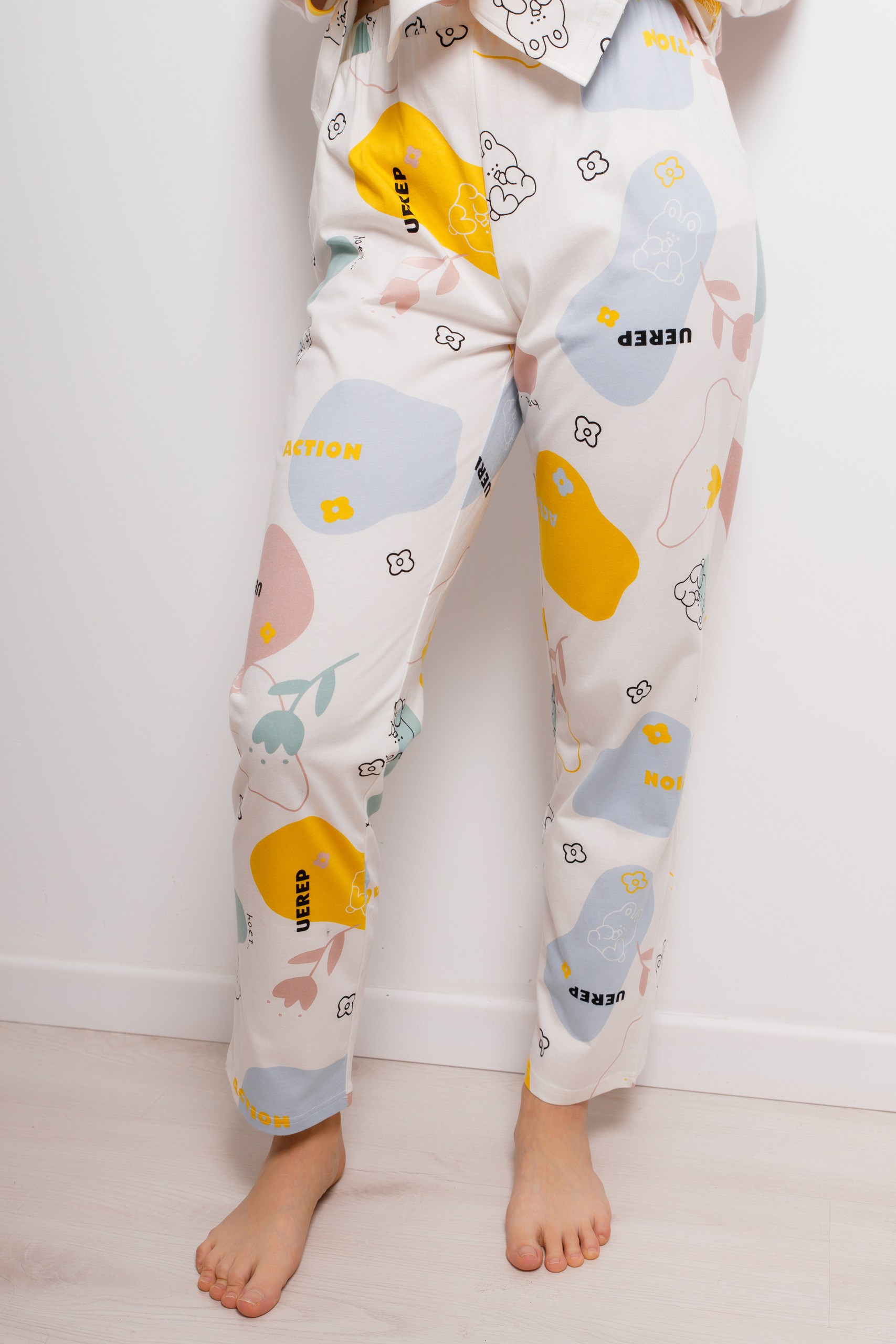 картинка Пижама женская «Люси-цвет» (разноцветный принт на молочном фоне)  от магазина Одежда+