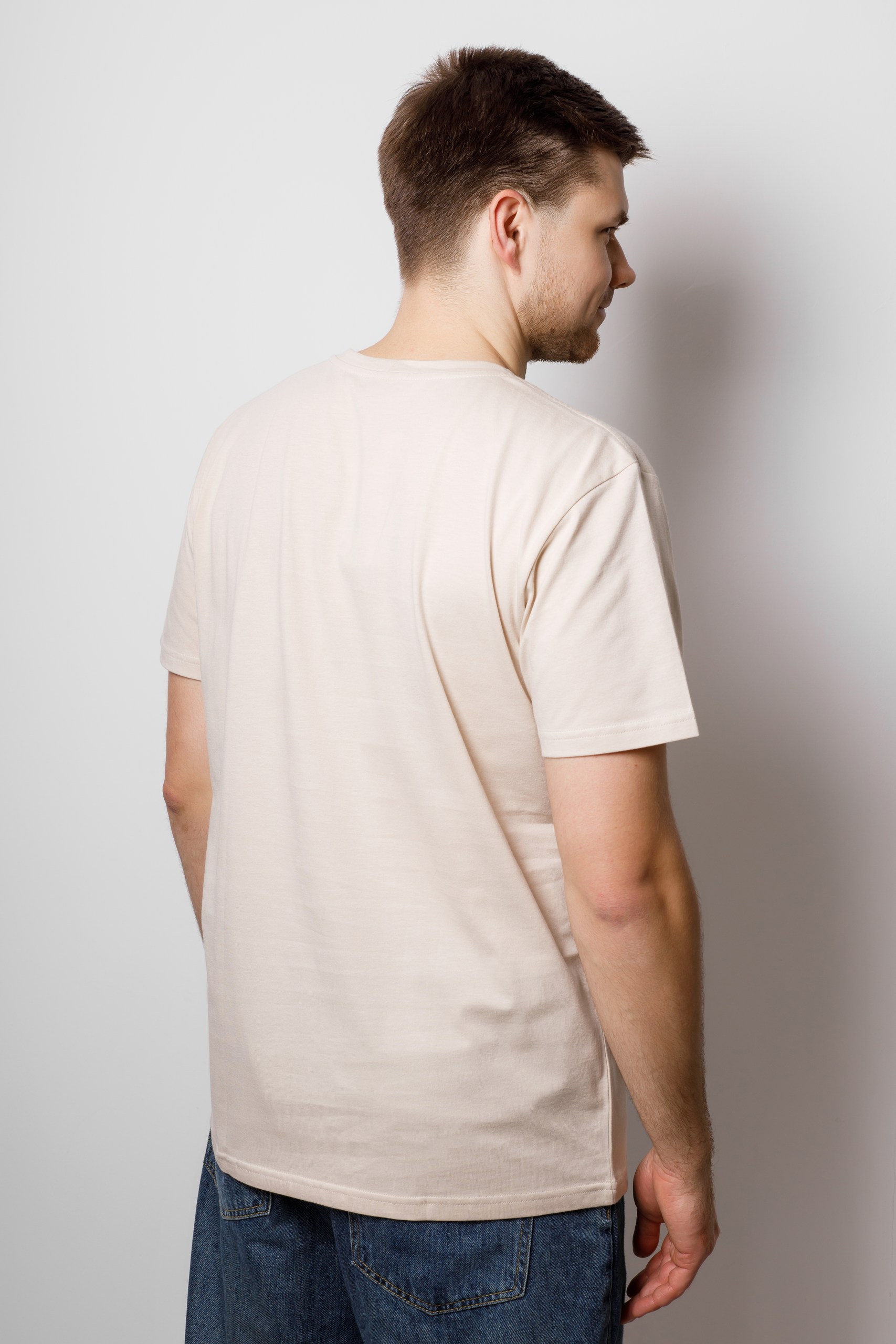 картинка Джемпер мужской «Т-ширт» (светло-бежевый) от магазина Одежда+