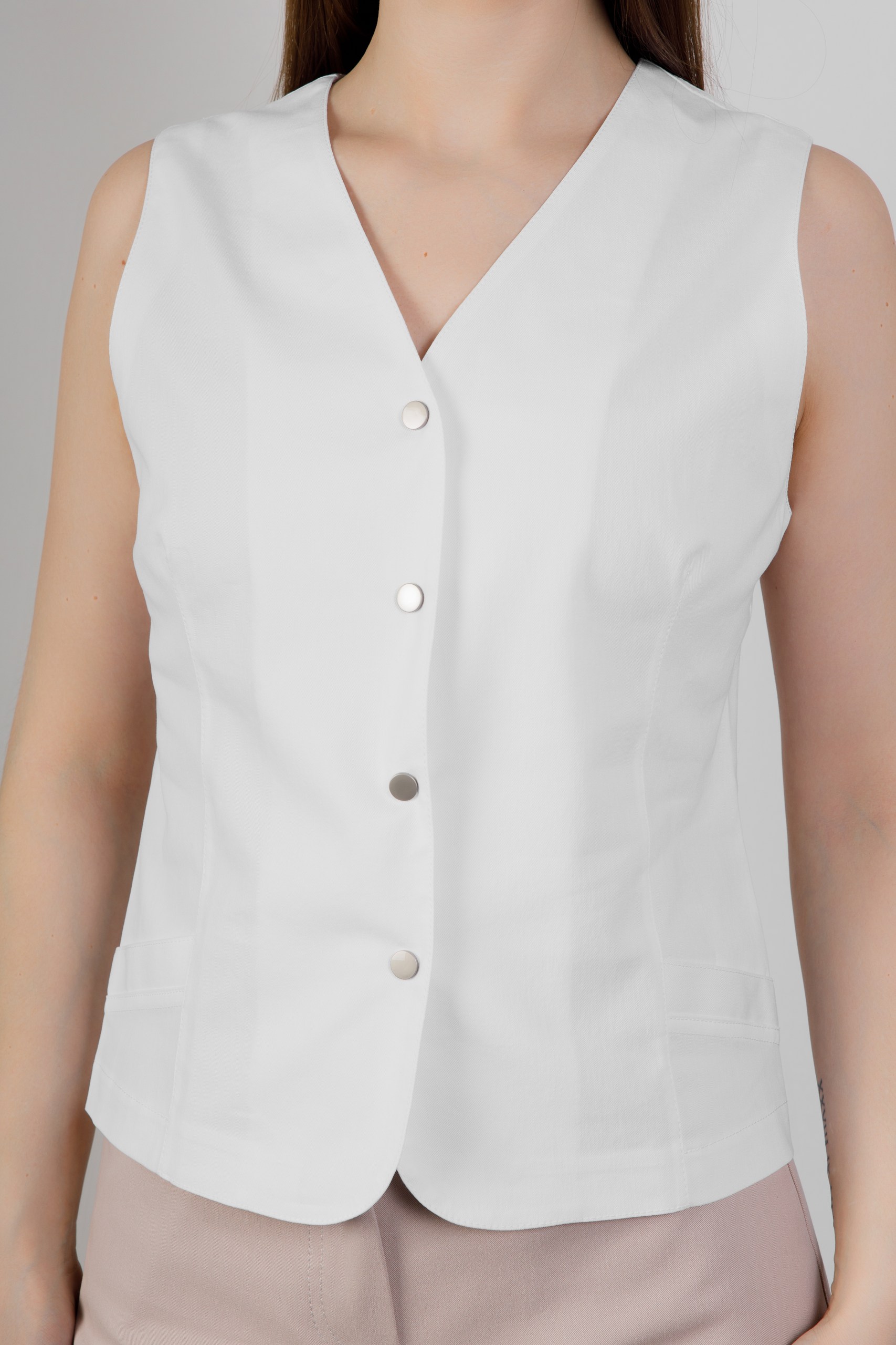 картинка Жилет женский «RIOT-джинс» (белый) от магазина Одежда+