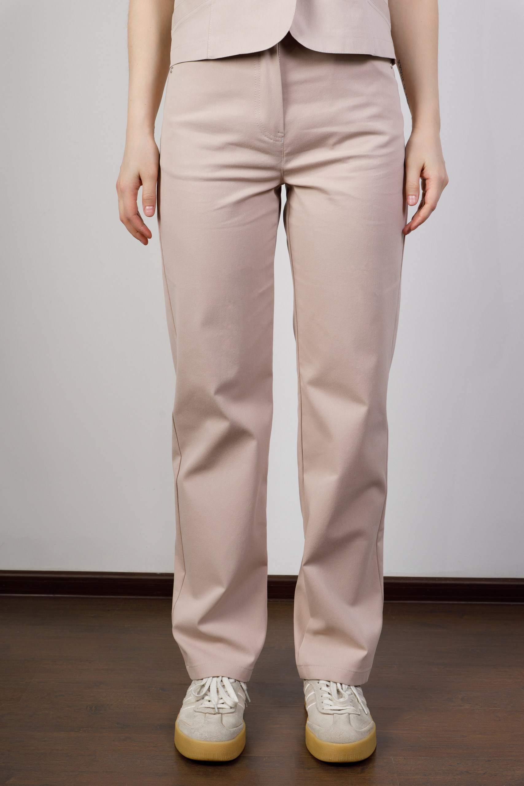 картинка Брюки женские «RIOT-джинс» (бежевый) от магазина Одежда+