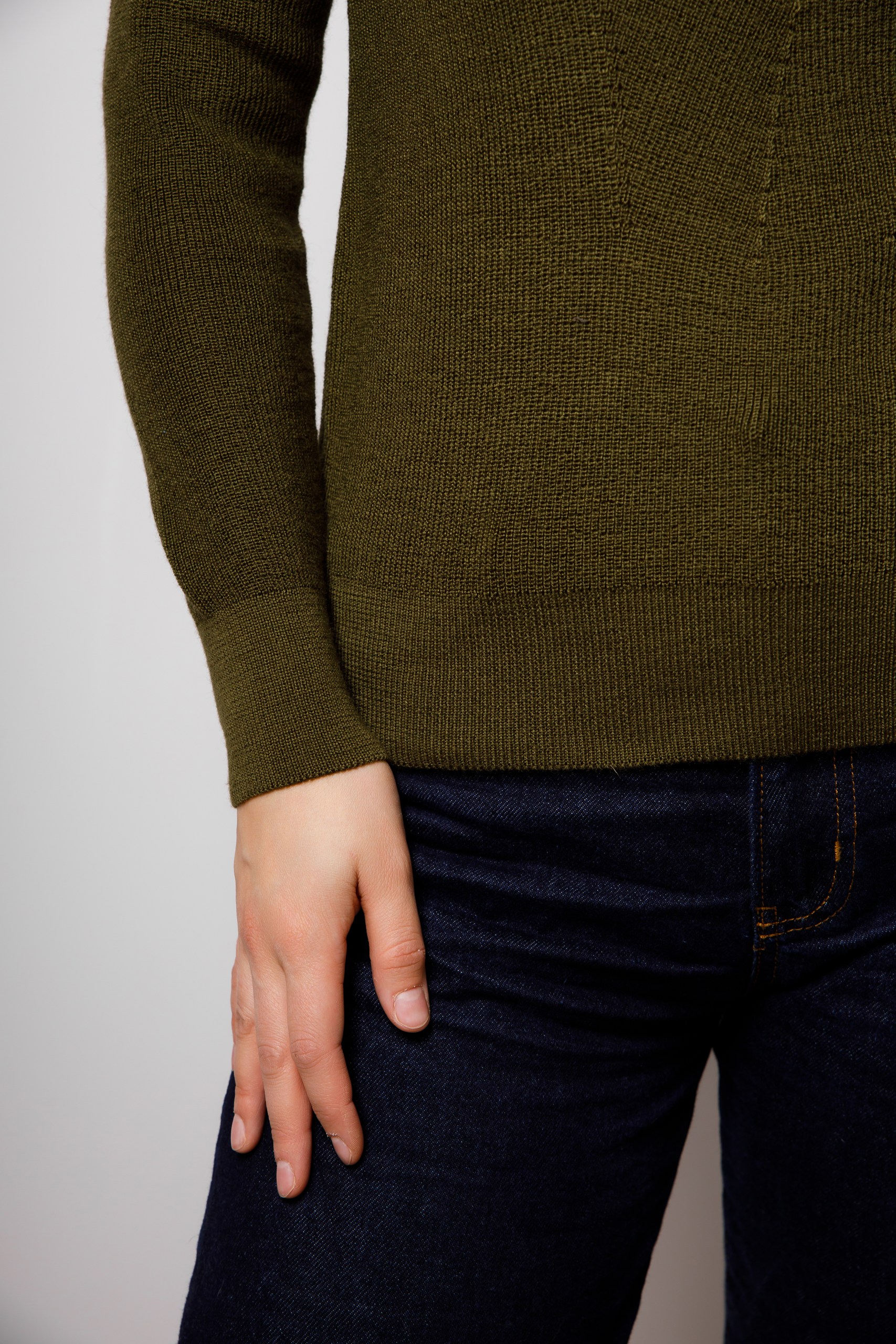 картинка Свитер женский "Урсула" (оливковый) от магазина Одежда+