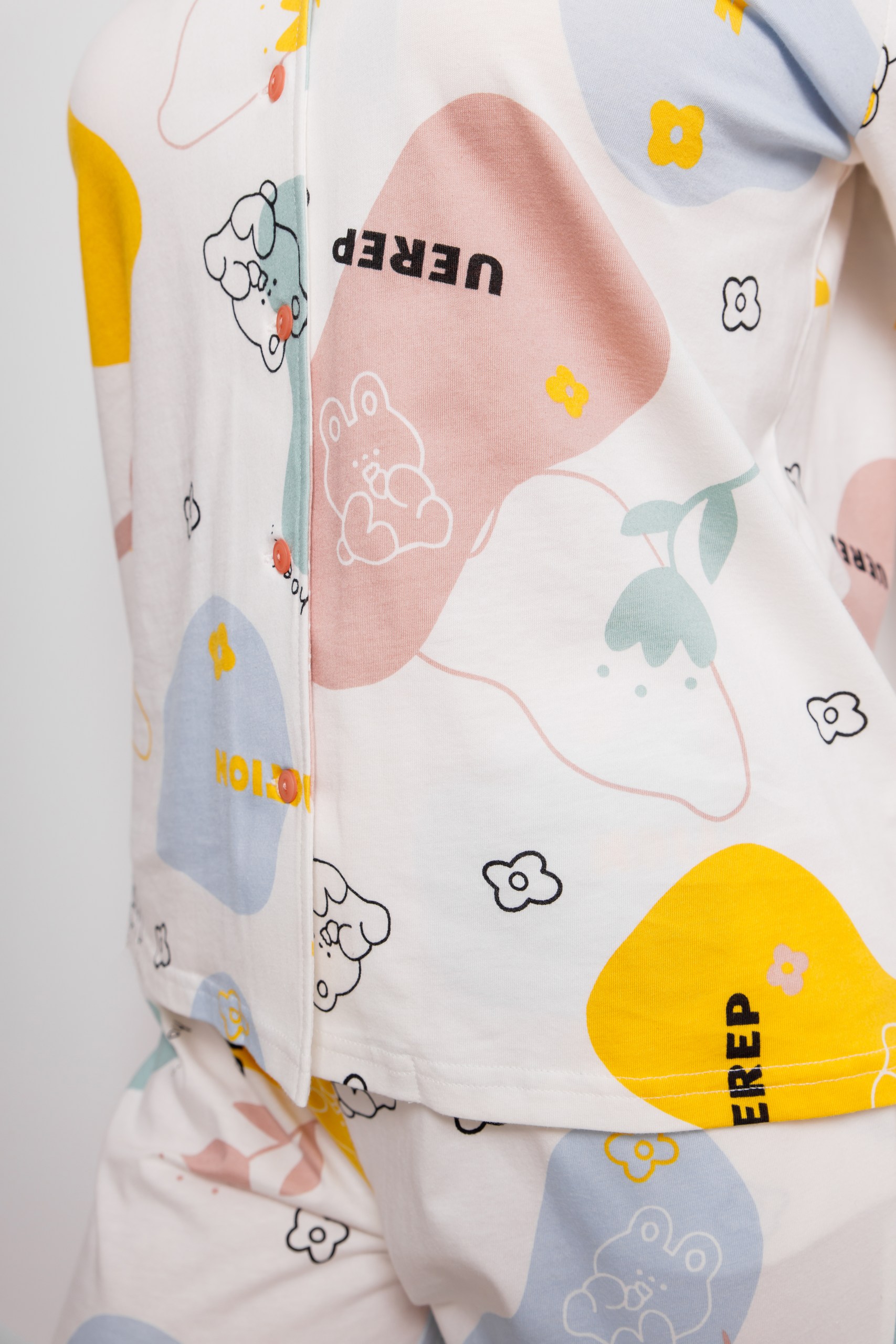 картинка Пижама женская «Люси-цвет» (разноцветный принт на молочном фоне)  от магазина Одежда+