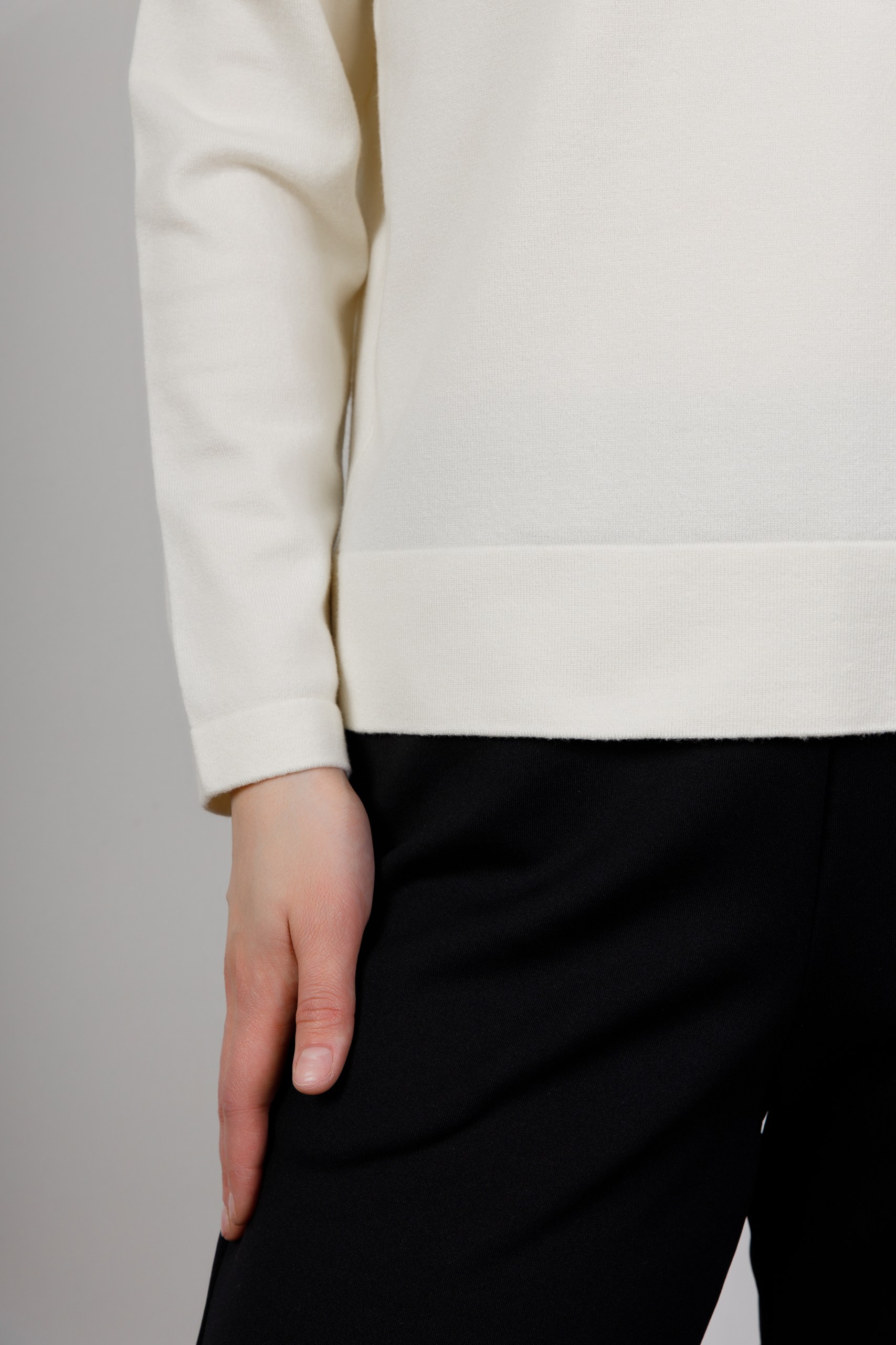 картинка Джемпер женский «Мила» (молочный) от магазина Одежда+